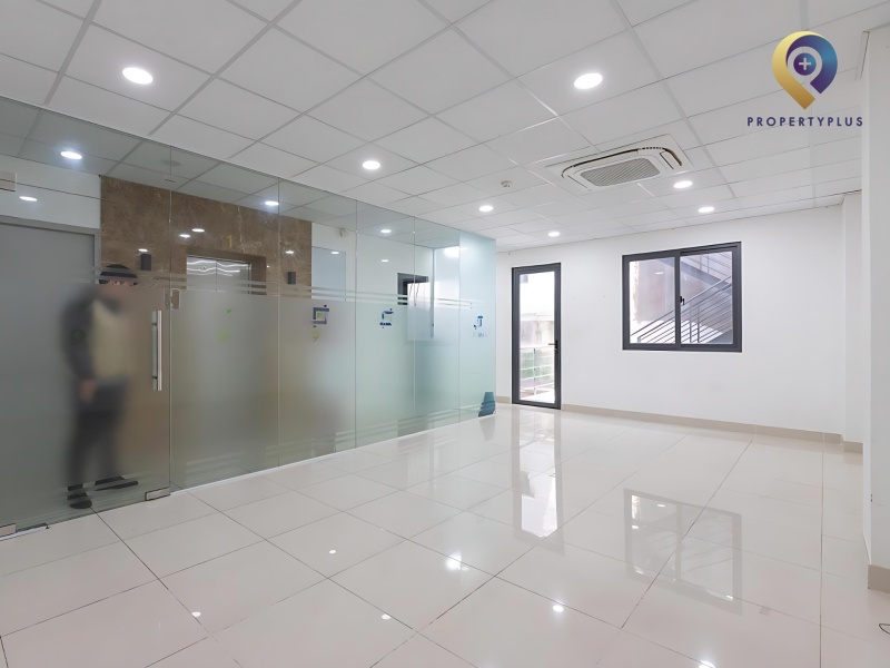 Zeta Trần Khắc Chân